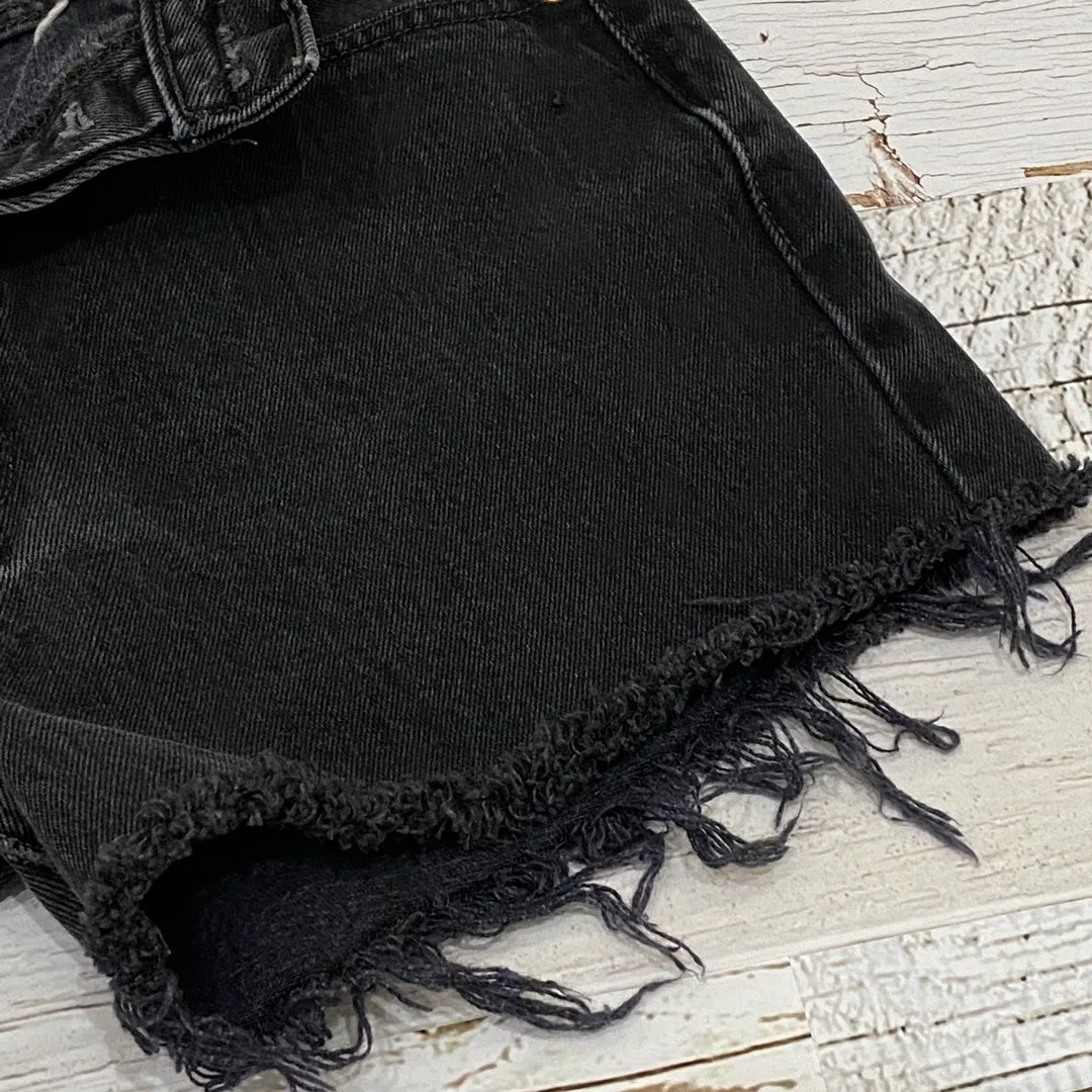 Levi’s 501 Black Denim Cutoff Shorts Waist 32 - Image 7