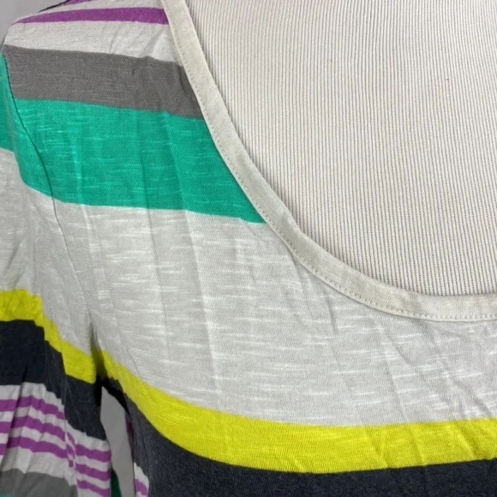 Old navy multi colored burnout t shirt scoop neck size xl - Image 2