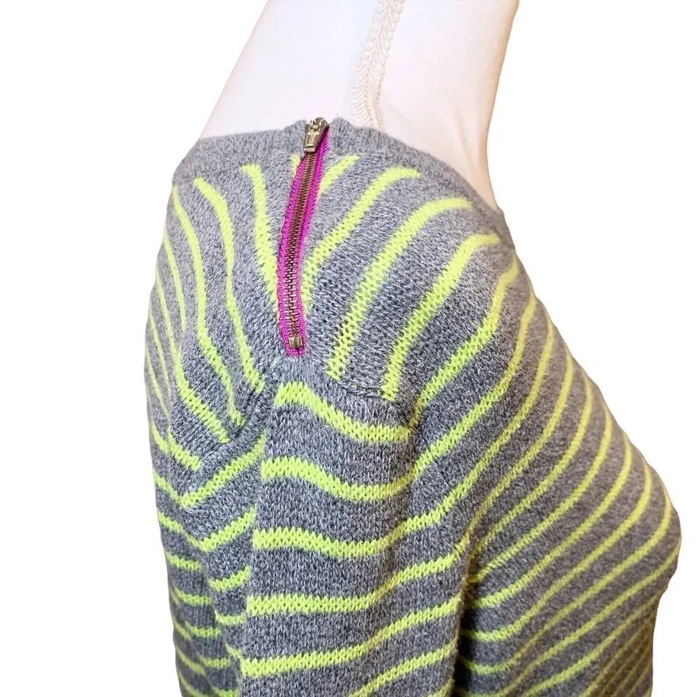 𝅺Women’s American Eagle Y2K gray/neon green striped knit sweater size small - Image 5