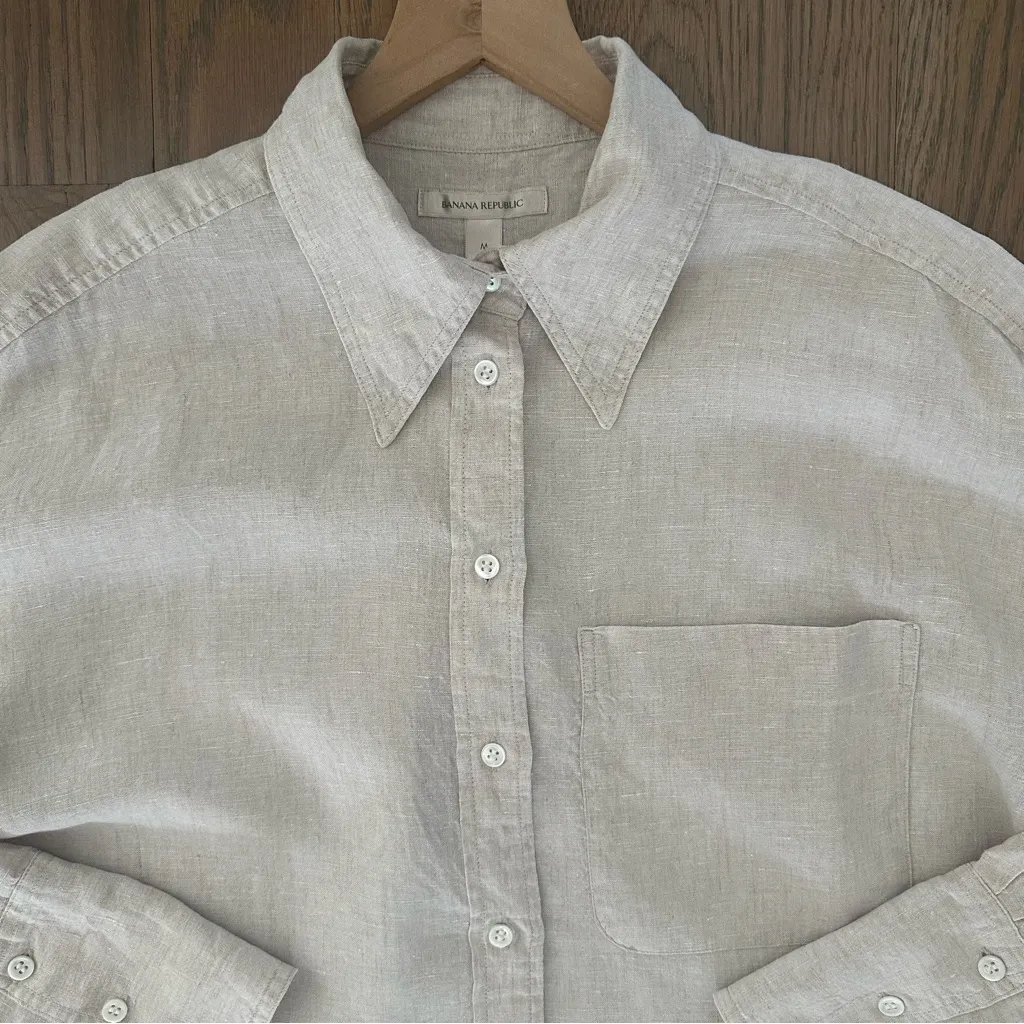 Banana Republic 100% Linen Button Front French Cuff Shirt in Beige Tan Medium - Image 2