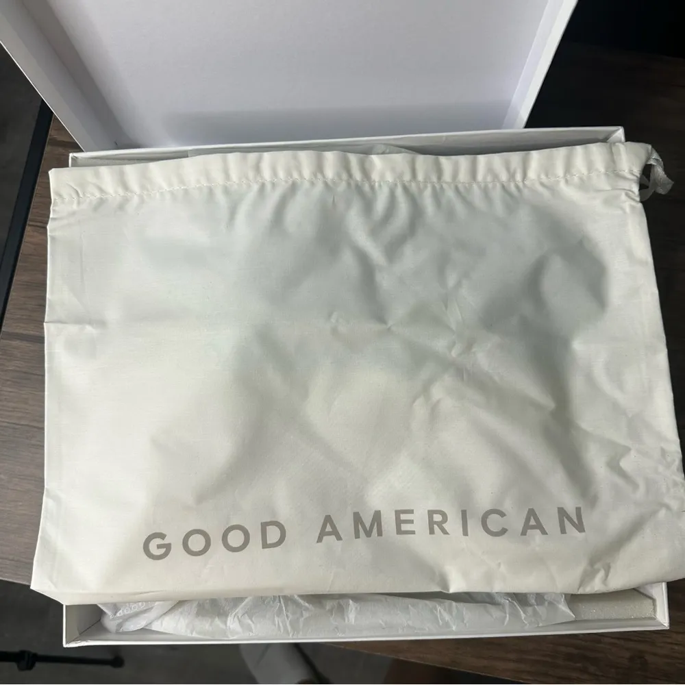 Good American Platform black heels size 8.5 NEW IN BOX - Image 5