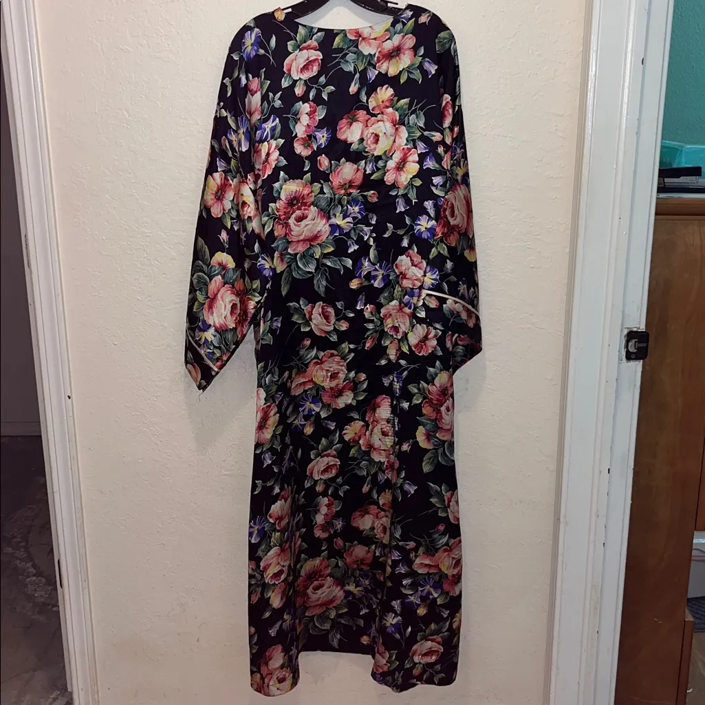 Vintage floral romantic robe house coat garden dress mumu full zip and pockets Size M - Image 6