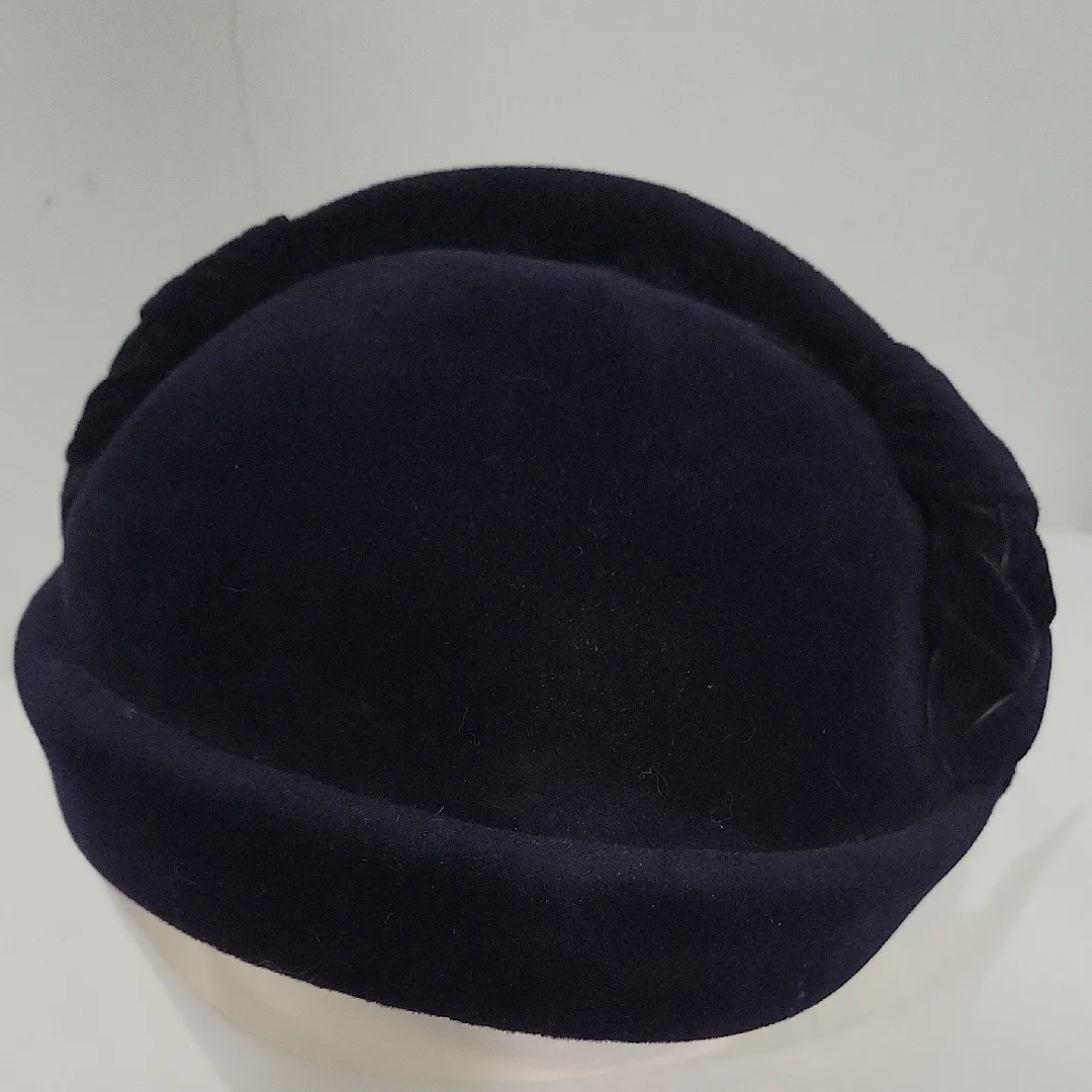 Vintage Bullocks Westwood Asymmetrical Navy Blue Velvet Hat Made In Italy - Image 3