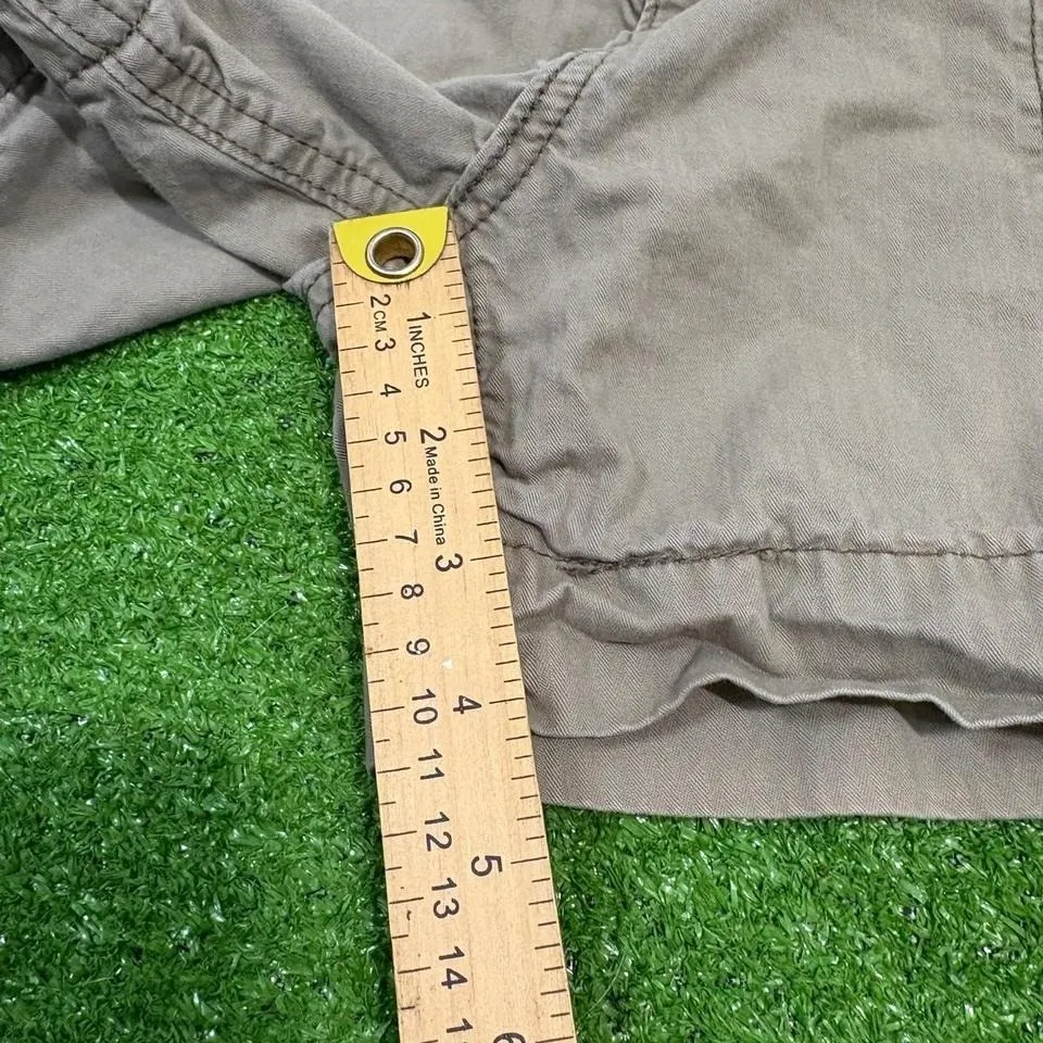 Levi's Women's‎ Size 4 Green Outdoor Shorts Mid Rise Utility Cargo Hiking - Image 3