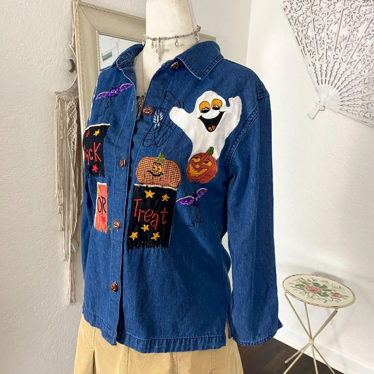 TanTrums 100% cotton Nostalgia Vintage Halloween Embroidered Denim Button Up S Blue - Image 4