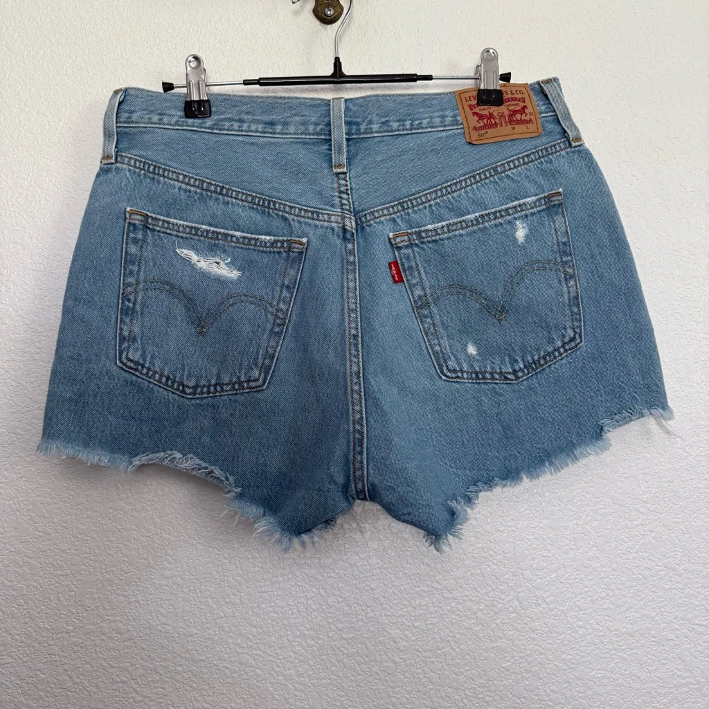 Levi’s 501 Distressed Shorts in Blue 29 - Image 2