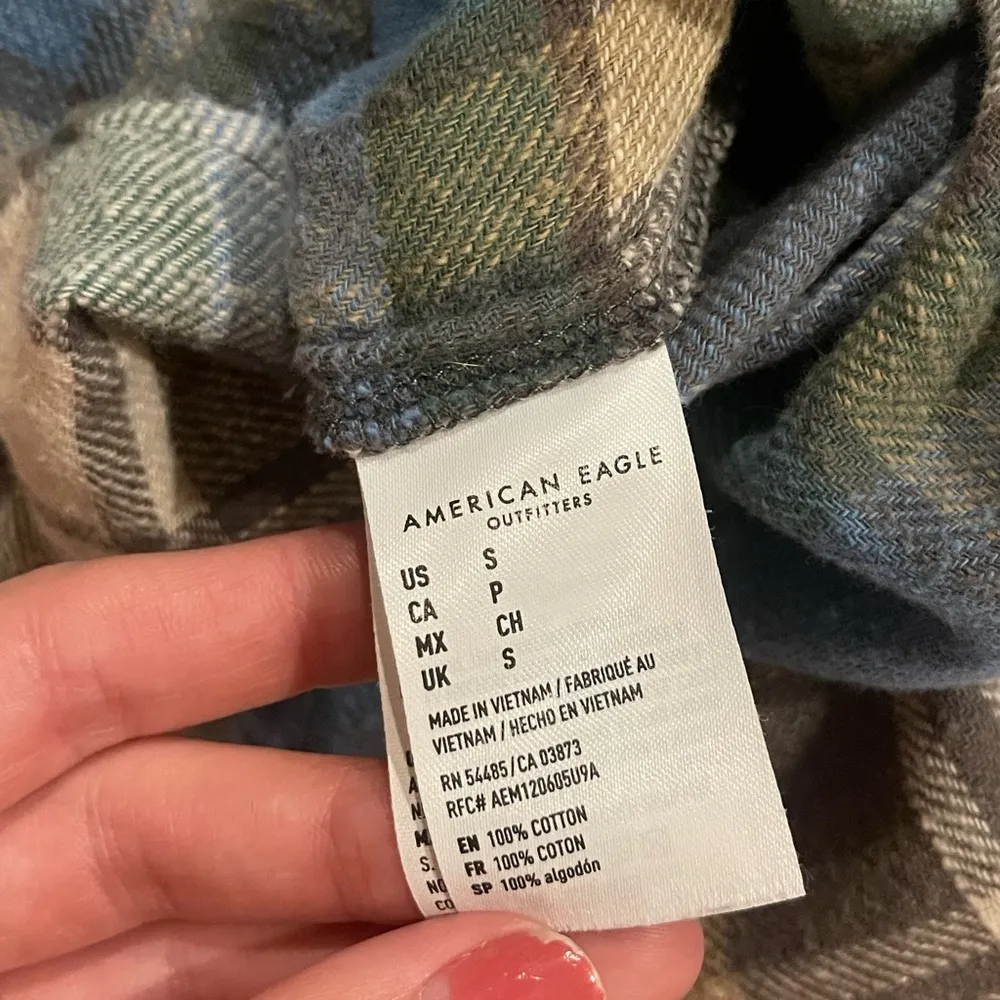 blue, green, brown, tan, white plaid long sleeve flannel S - Image 10