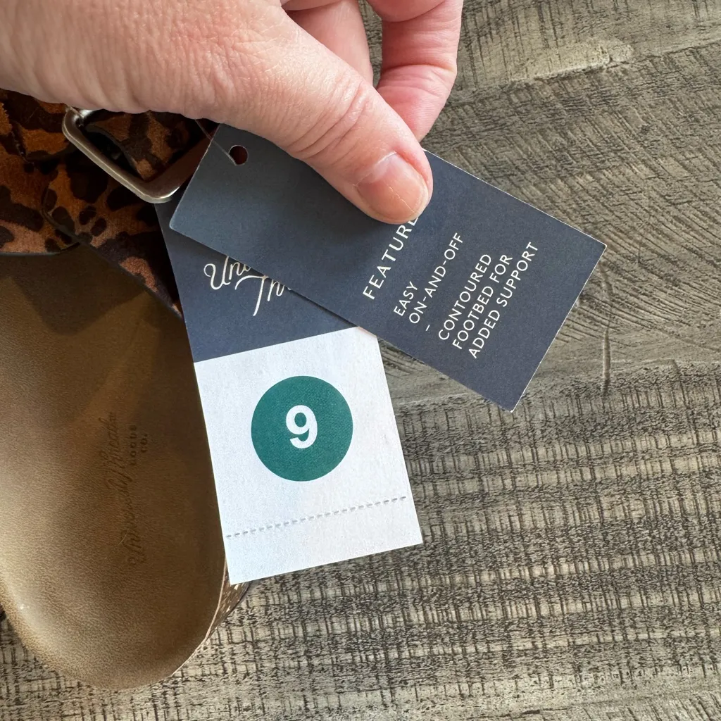 Universal Thread Clogs- size 9 - Image 6