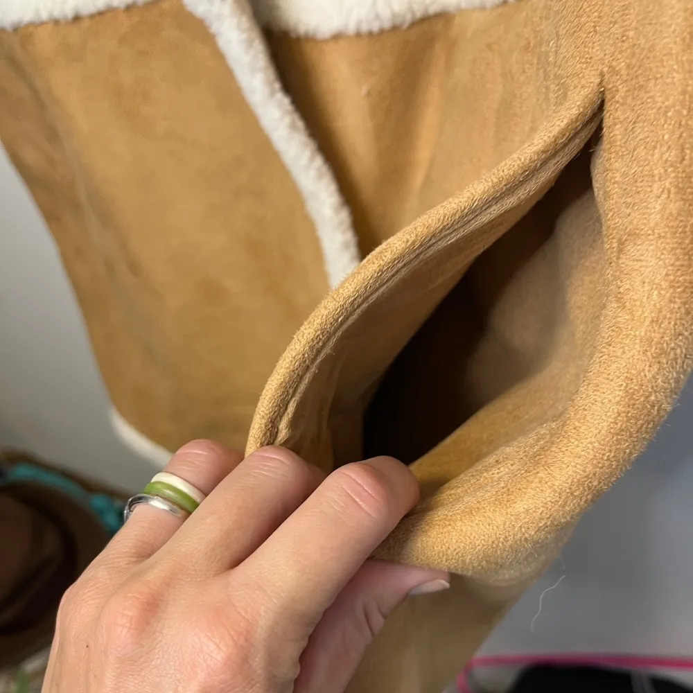 NWT Maurices Faux Sherpa Suede Winter Jacket Vest Women's 3X - Image 4