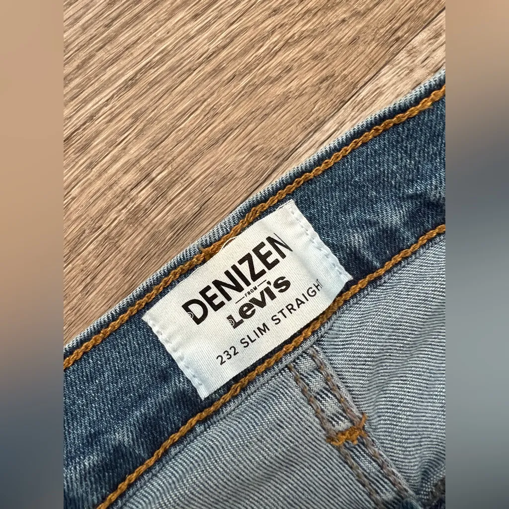 Levi’s Classic Blue Women's Jeans slim straight size 30 - Image 6