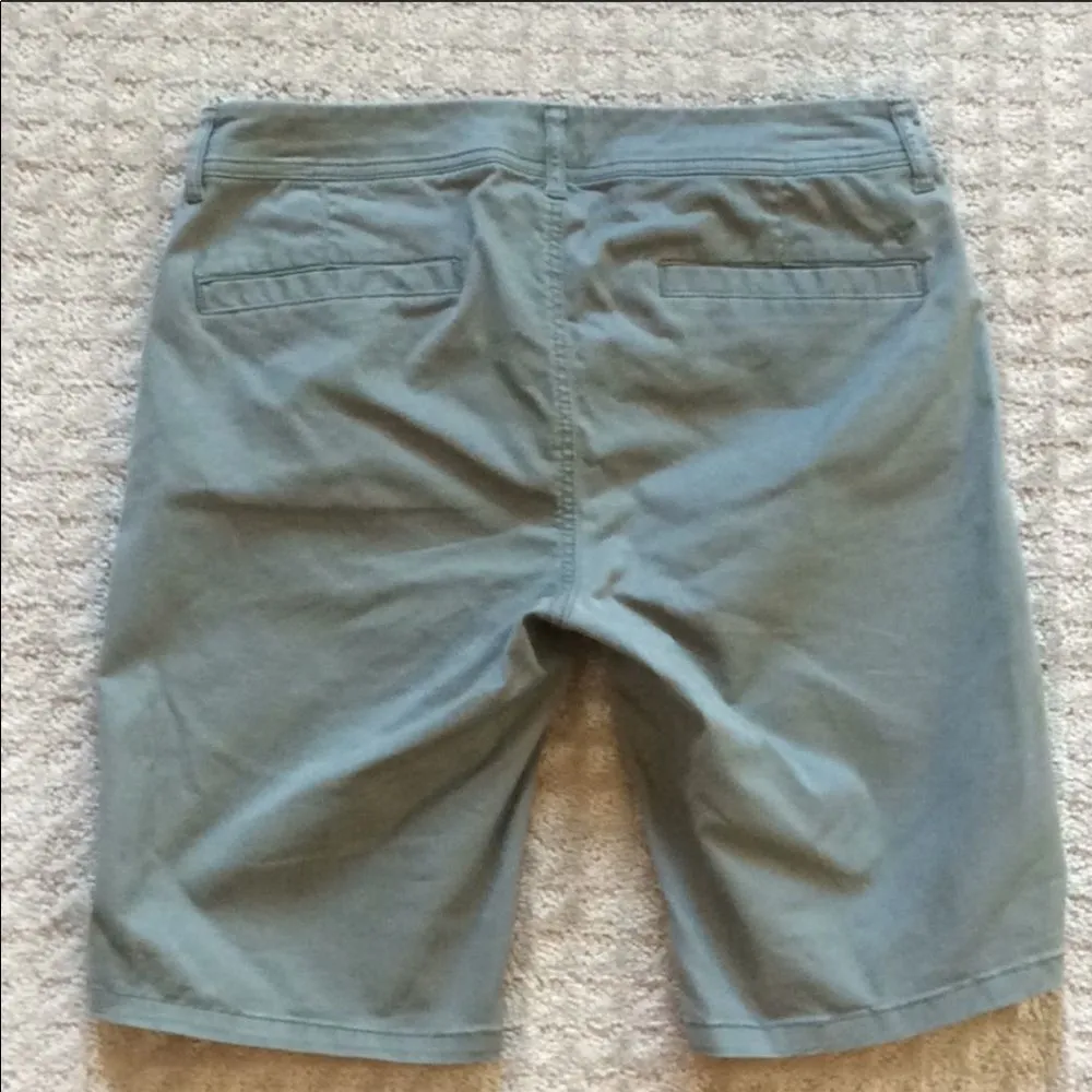 ✨ AE Khaki Skinny Bermuda✨ - Image 2