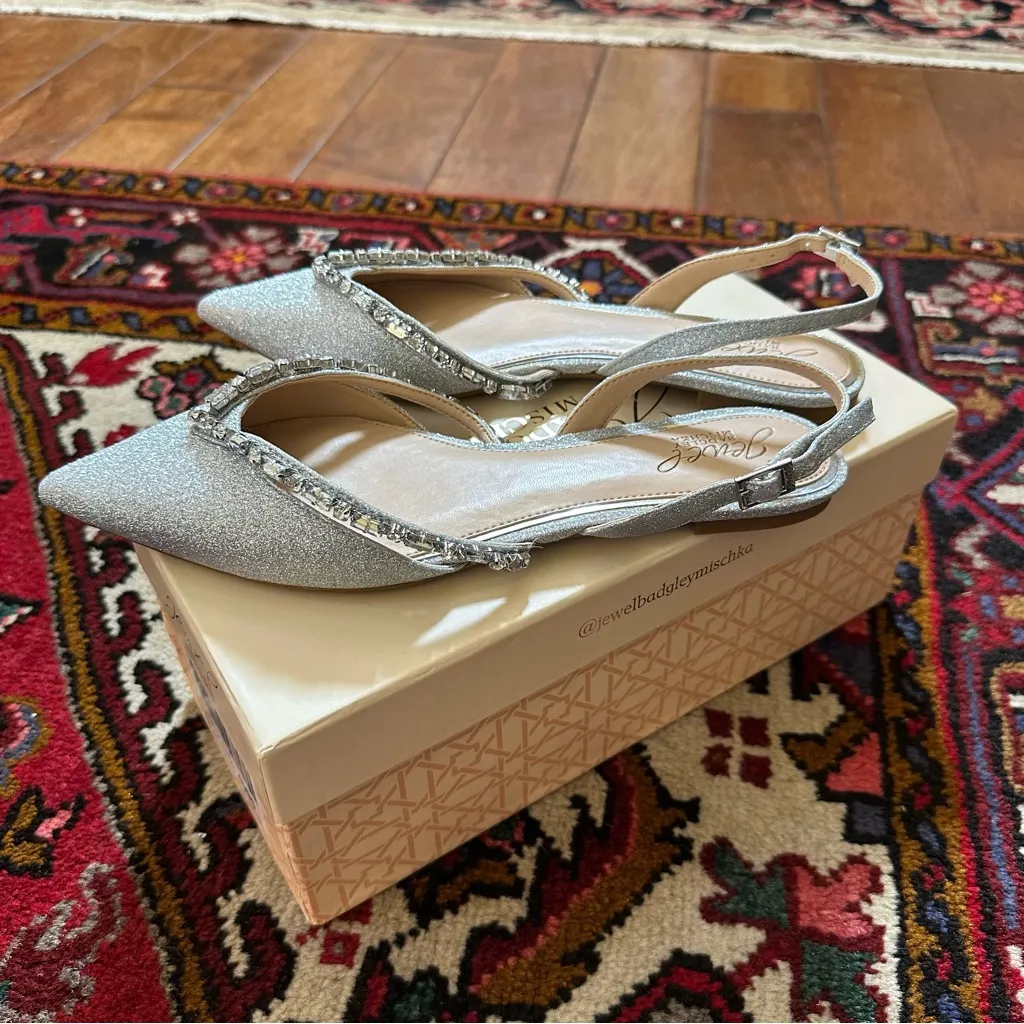 NWT Badgley Mischka Silver Heels with Rhinestone Accents - Image 4