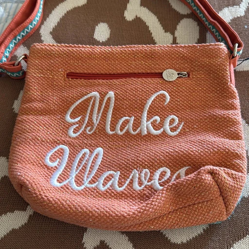 America & Beyond Make Waves bag NWT Orange - Image 4