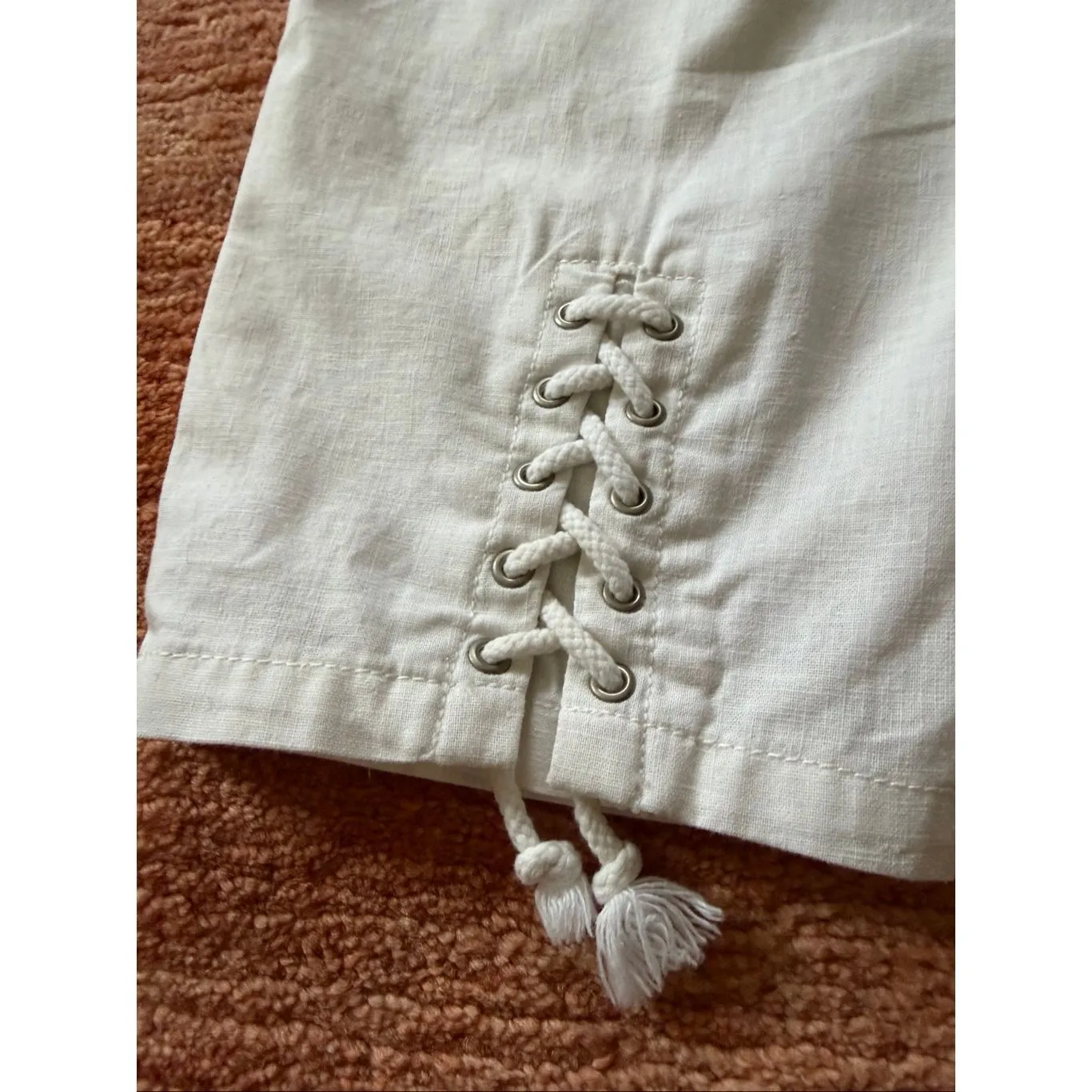 Skyes the Limit White Linen Blend Cropped Pants Size 10 Lace Up Hem - Image 8