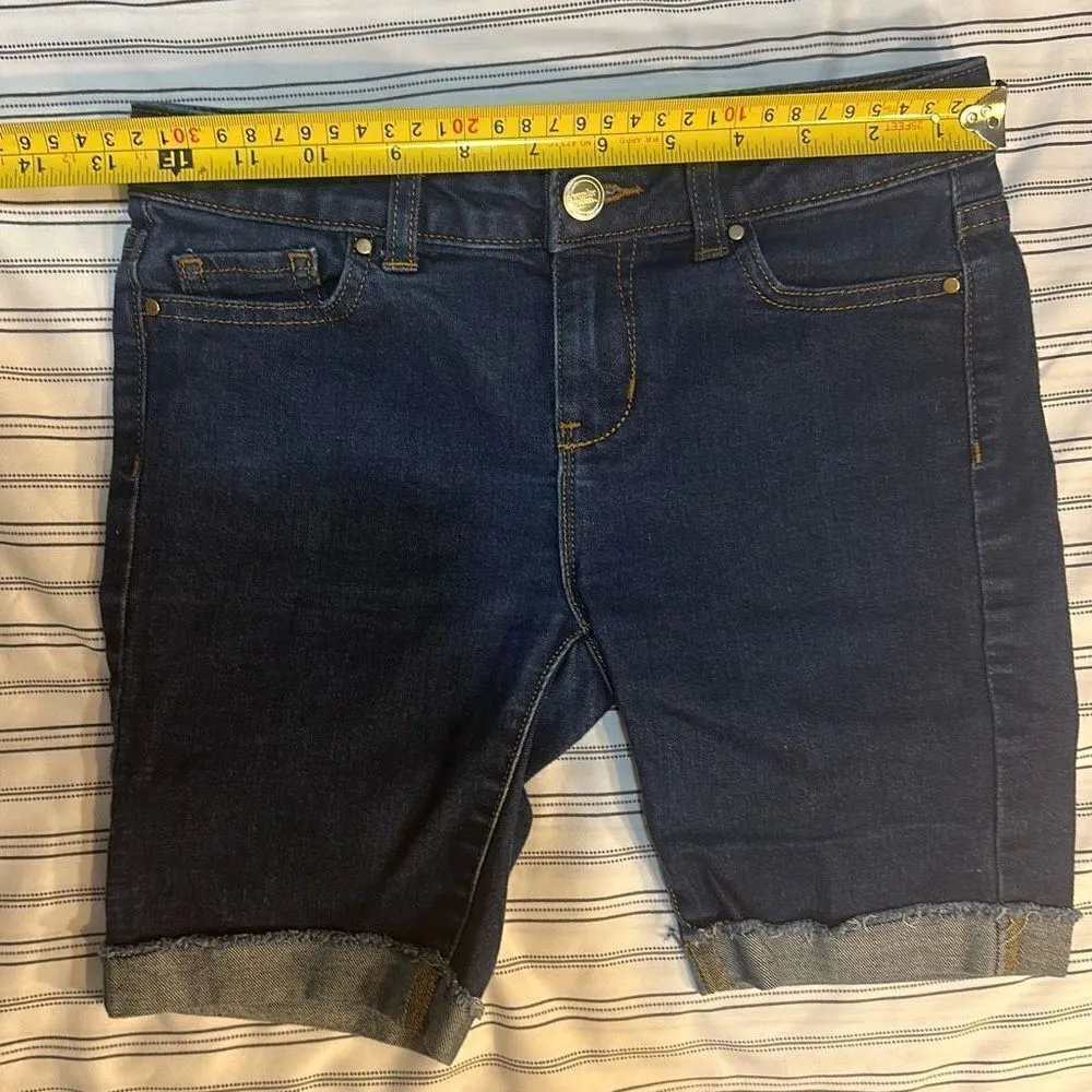 Wonder Nation Jean Shorts Size 8. Waist 26 inches - Image 2