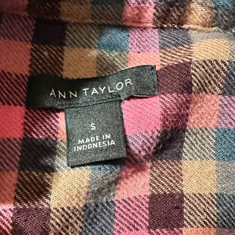 Ann Taylor checkered pink flannel with high neck - Image 3