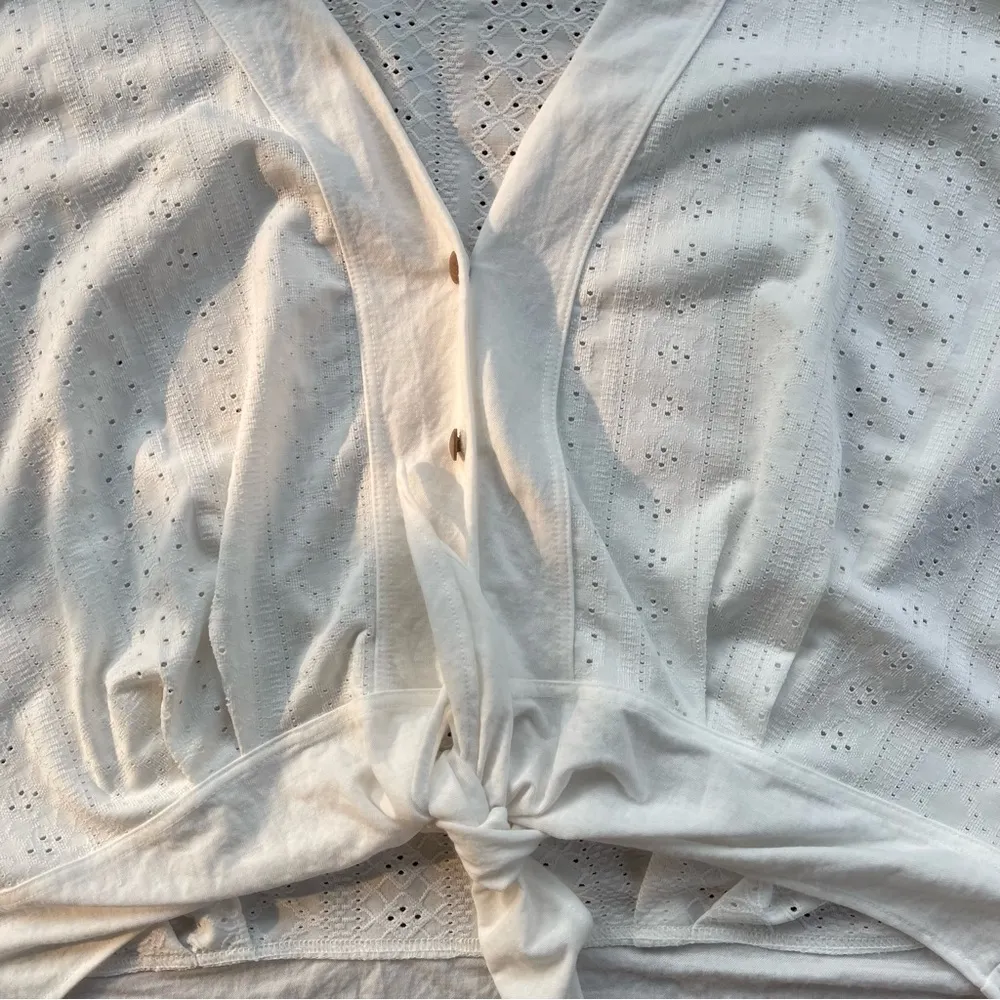 Zara Size Large Coastal Cowgirl Tie Front Top Eyelet Details - Image 2