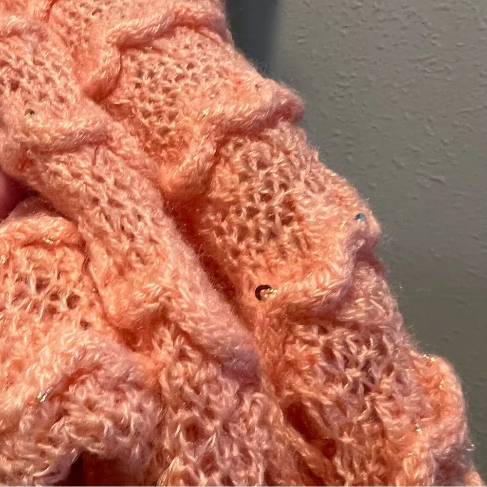 INFINITY SCARF chunky knit peachy orange fringe like new condition tiny sequins - Image 6