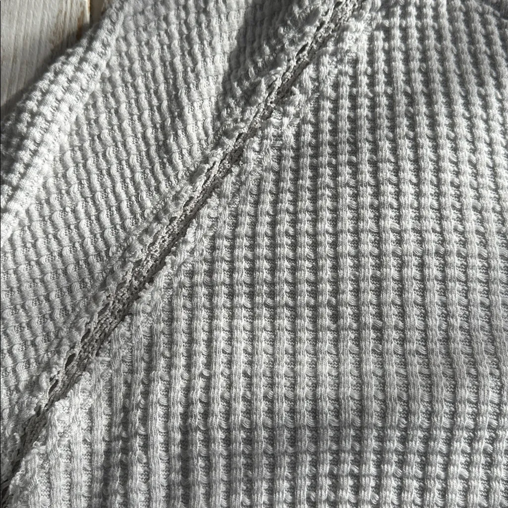 American Eagle over sized long sleeve shirt size s Light Grey - Image 3