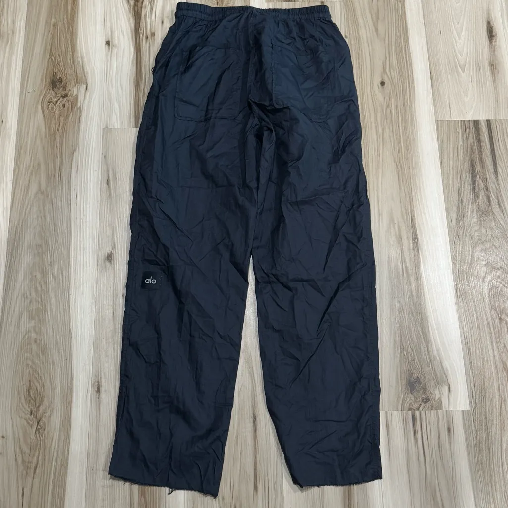 Alo Black Lightweight Windbreaker Pants Women’s Small - Image 4