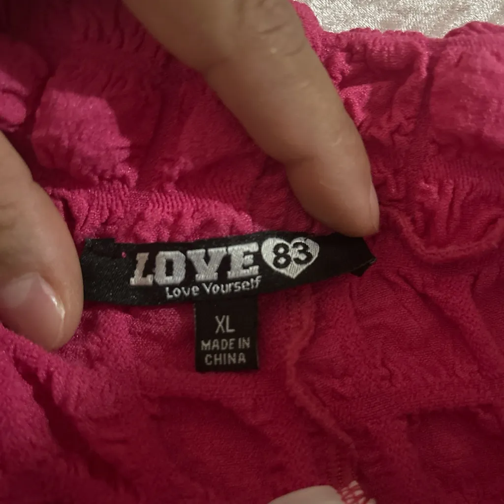 Love Vibrant Pink Crinkle Shorts Red Size XL - Image 2