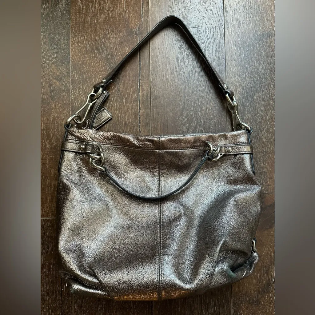 Coach Vintage Brooke Metallic Hobo Bag in Gold. - Image 2