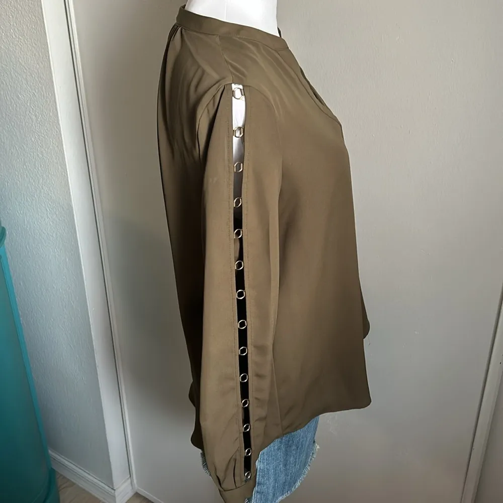 Jennifer Lopez Rich Olive Green Notch V-Neck Cut Out Long Sleeve Blouse - Image 4