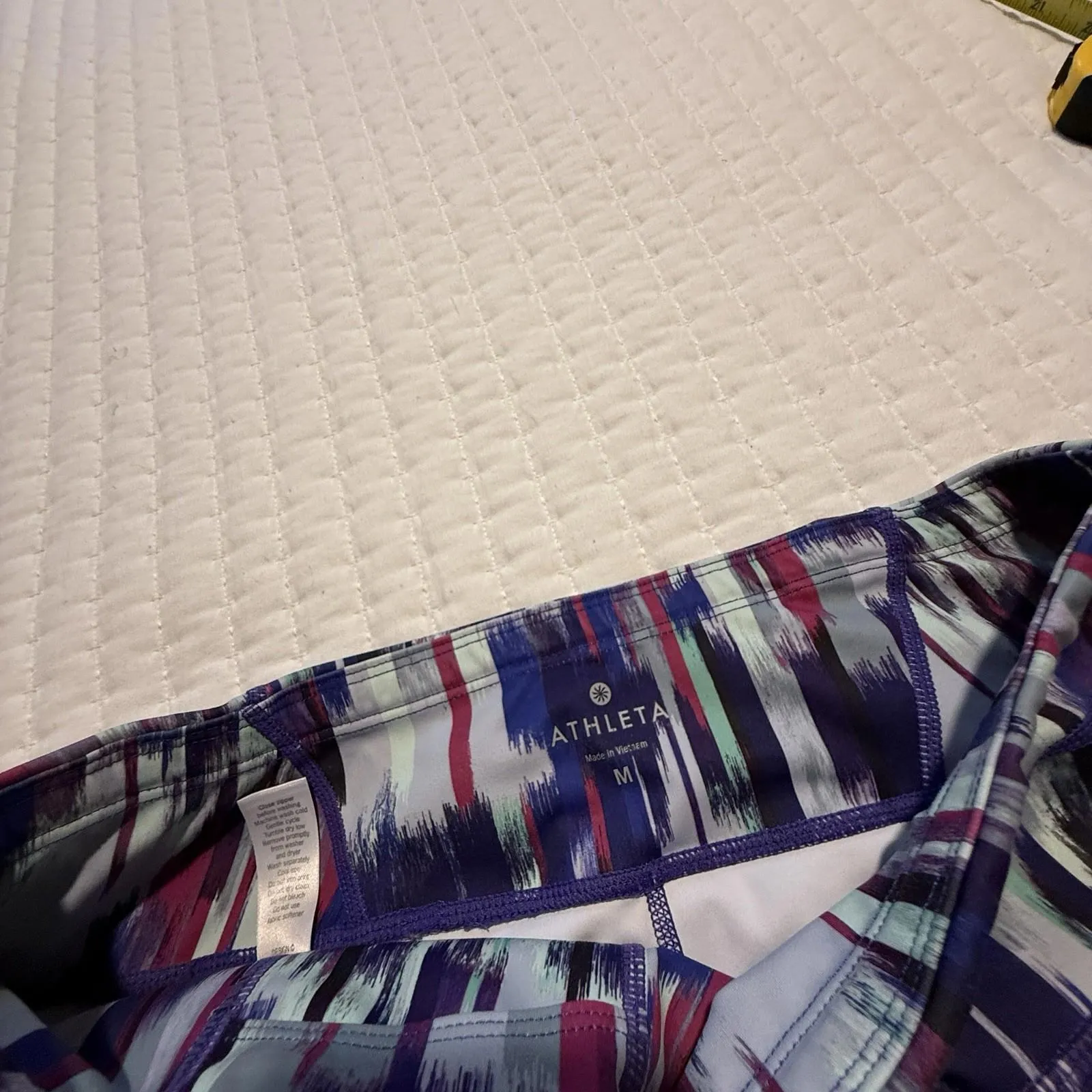 Athleta Legging Purple Multi Color Back Zip Pocket Capri Yoga Pant Sz M Medium - Image 10