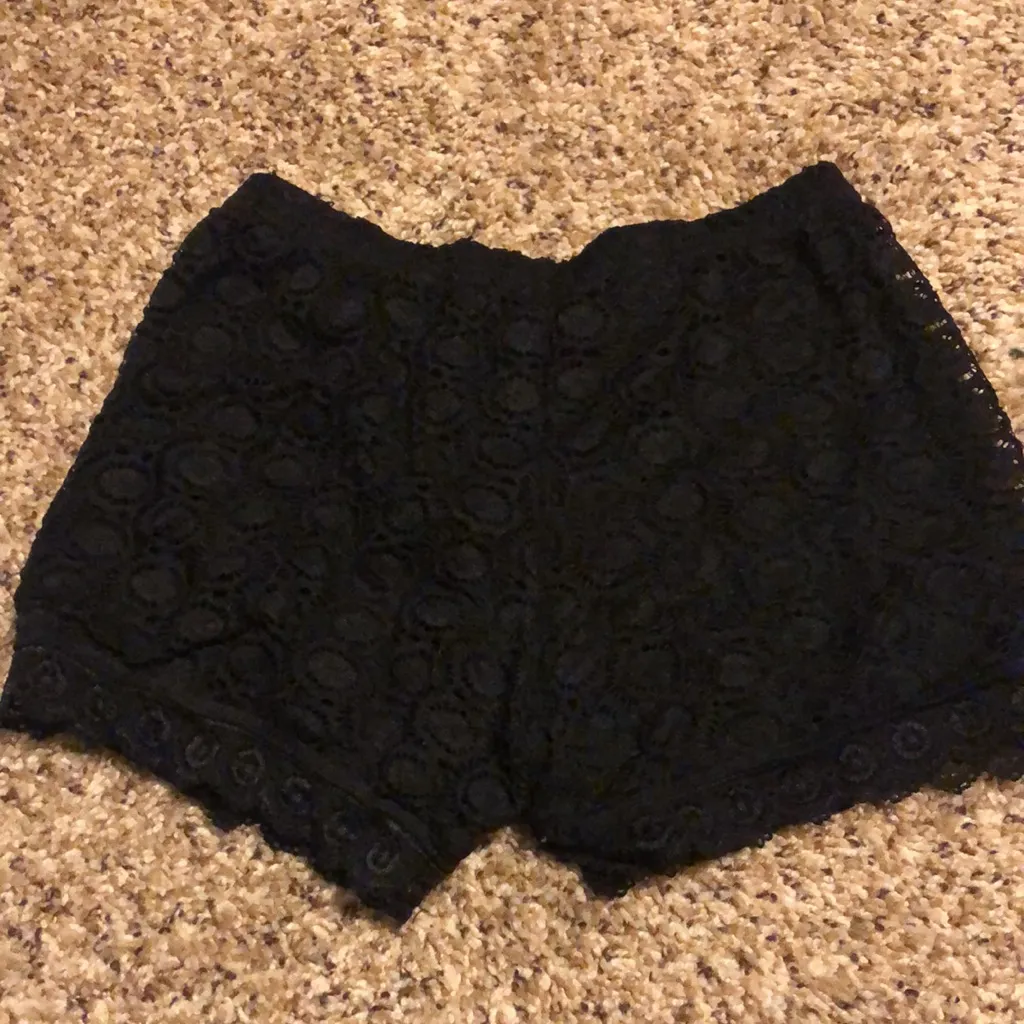 ❤️ Romwe stretchy lace shorts - Image 2