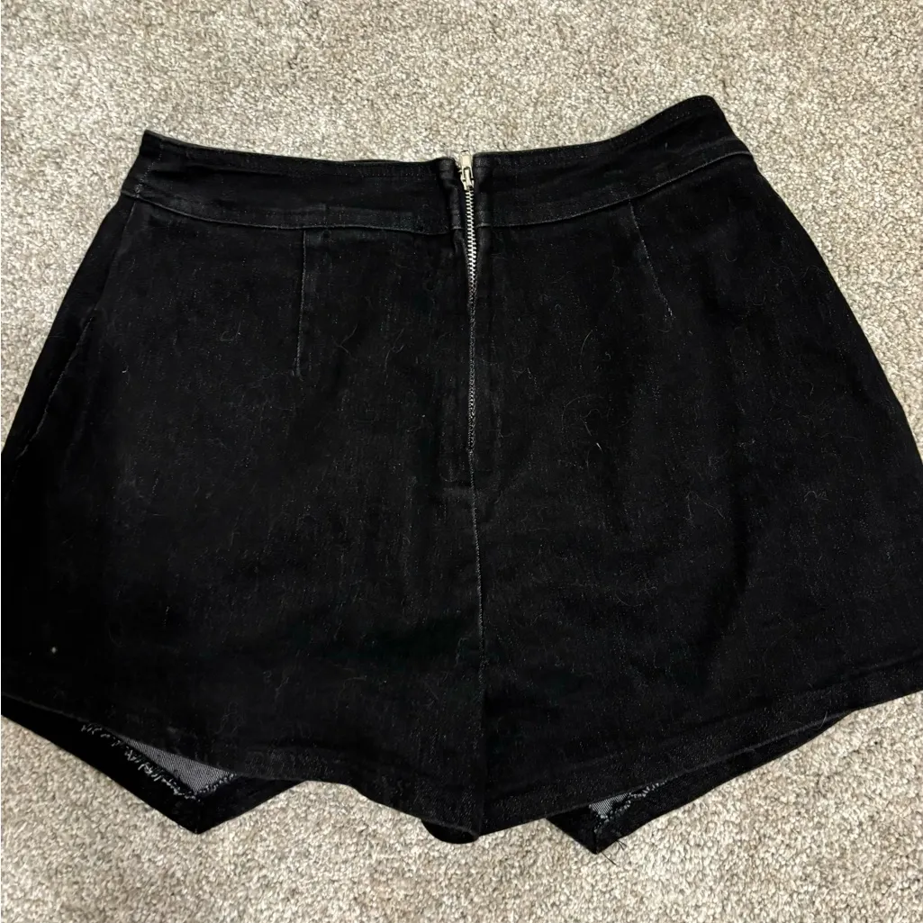Vestique Black Jean skort size small - Image 2