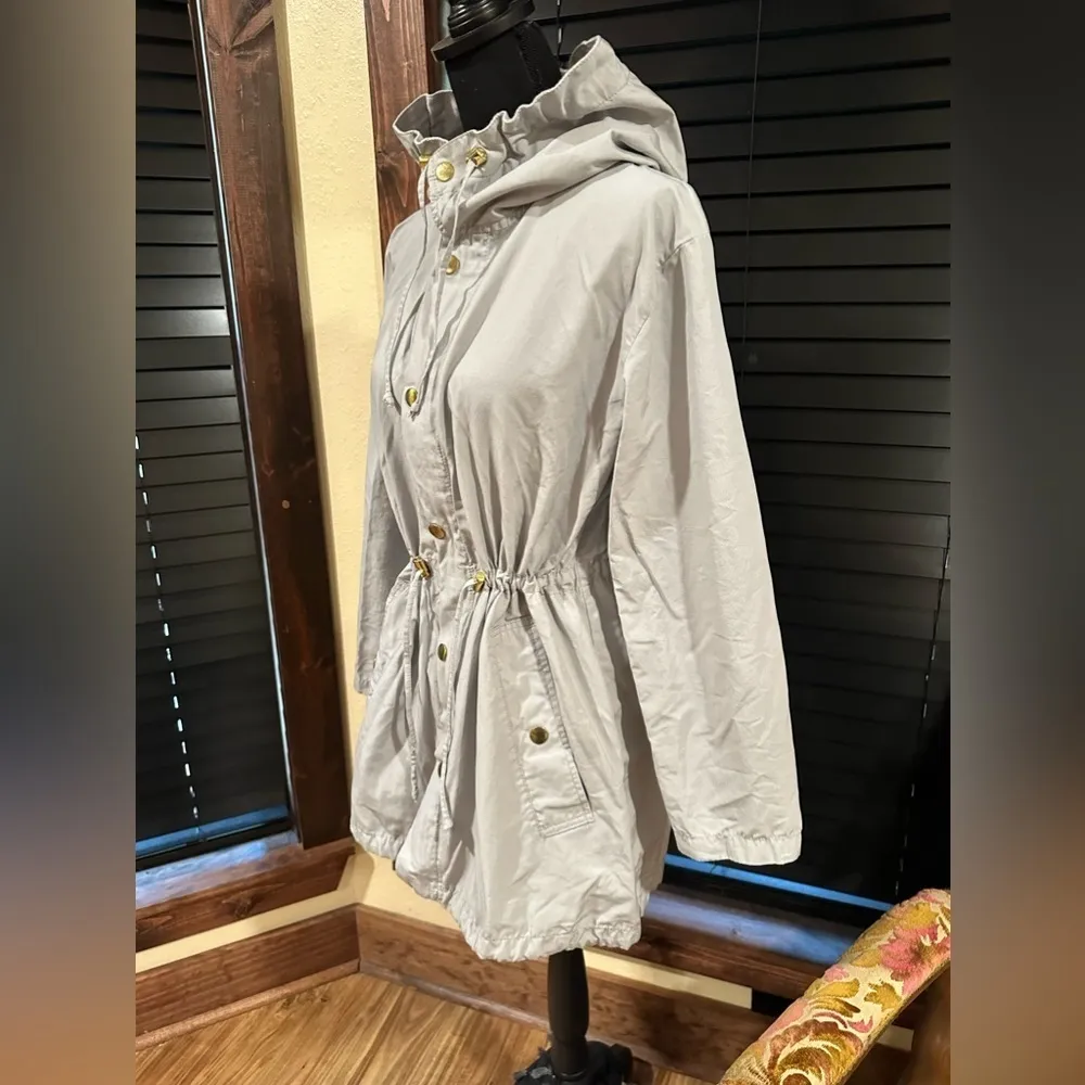 EUC Live a Little Tranch coat with waist strings and hood Sz M - Image 2