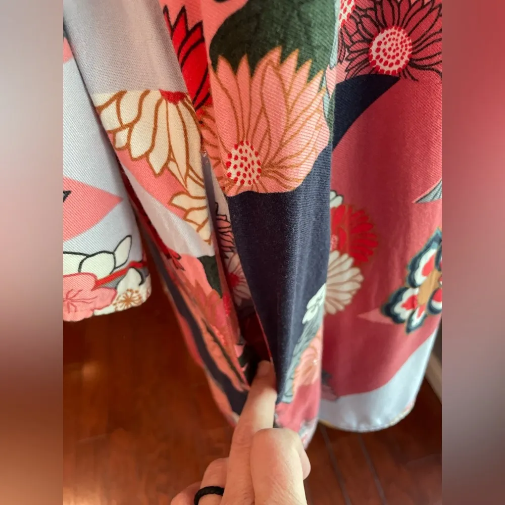 Natori Floral Patterned Beachy Coastal Thin Kaftan Tunic Coverup with Pockets - Image 4