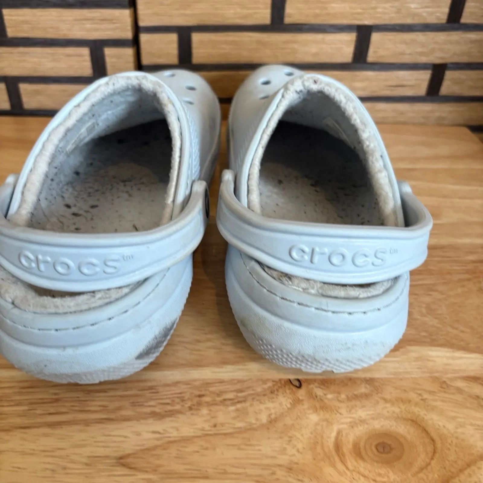 Crocs Light Blue Fur Lined Clogs W9/M7‎ - Image 6