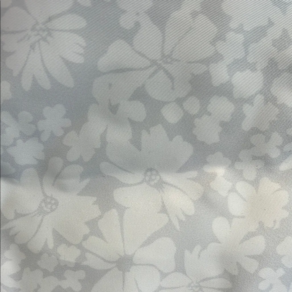 Vooray | White Gym Bag w/Crossbody Strap 🏋 - Image 6