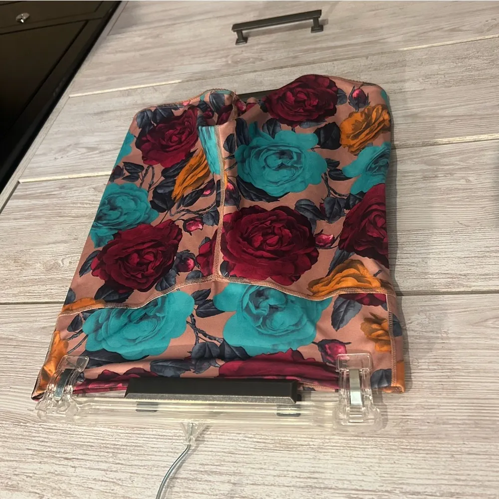 NIKE DRI FIT ONE ICON CLASH FLORAL BIKE TRAINING SHORTS WOMEN S - Image 5