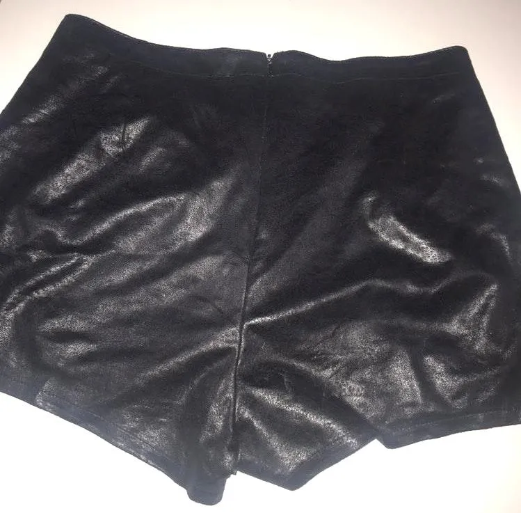 Light Leather Lace Up Shorts - Image 3