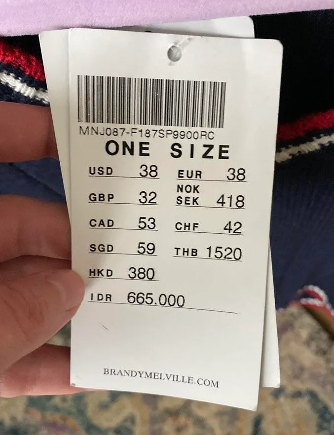 Brandy Melville Sweater - Image 4