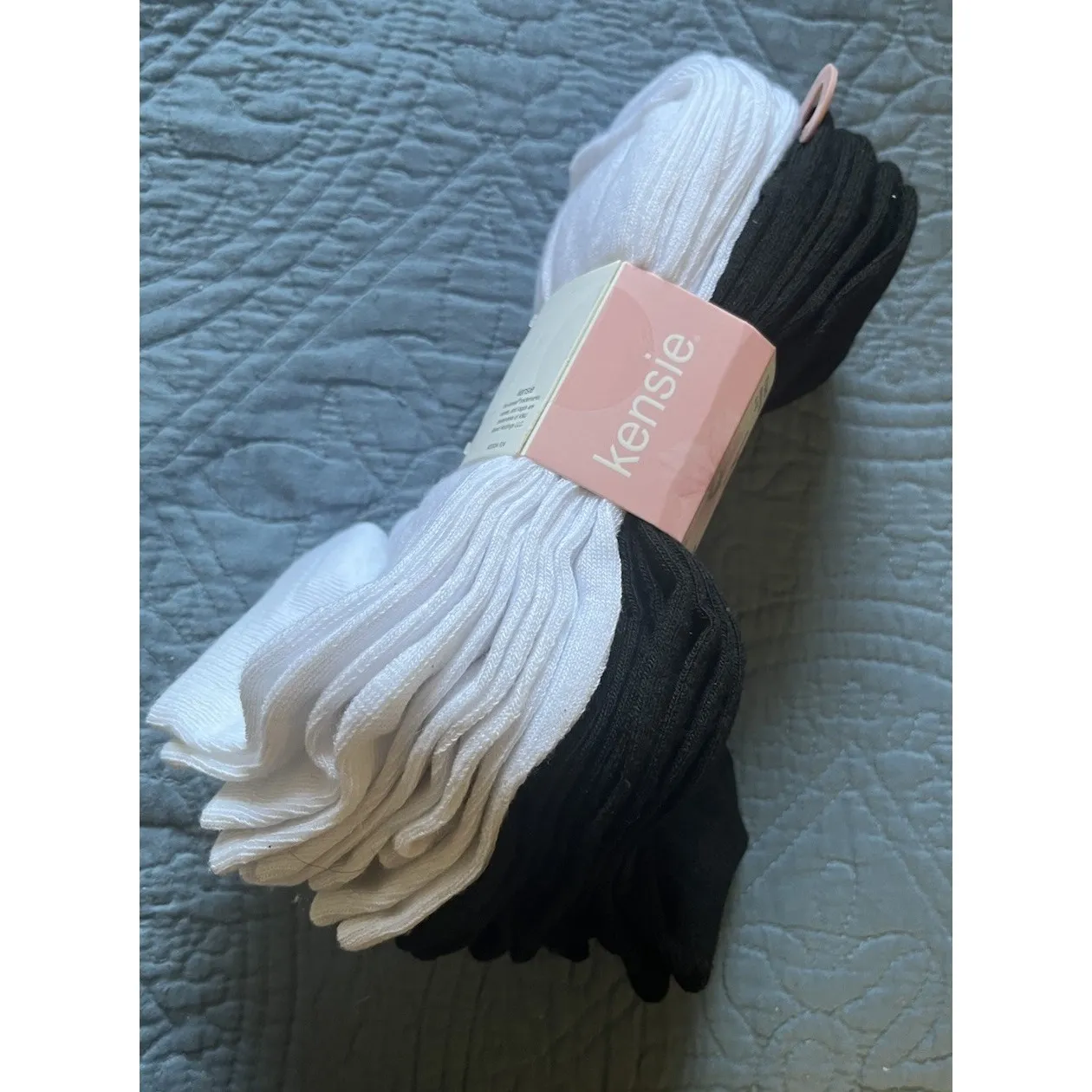 Kensie  Women's Keep It Basic 10 Pack Quarter Socks Size 4-10 Black /White - Image 5