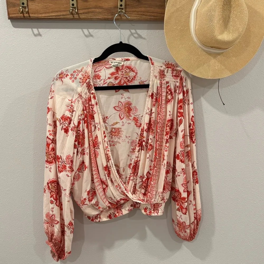 Sky and‎ Sand pink and cream blouse size Medium - Image 5