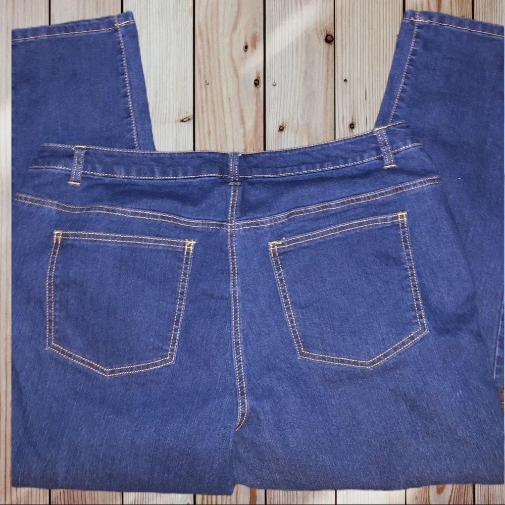 Woman within cute stretchy denim jeans - Image 6