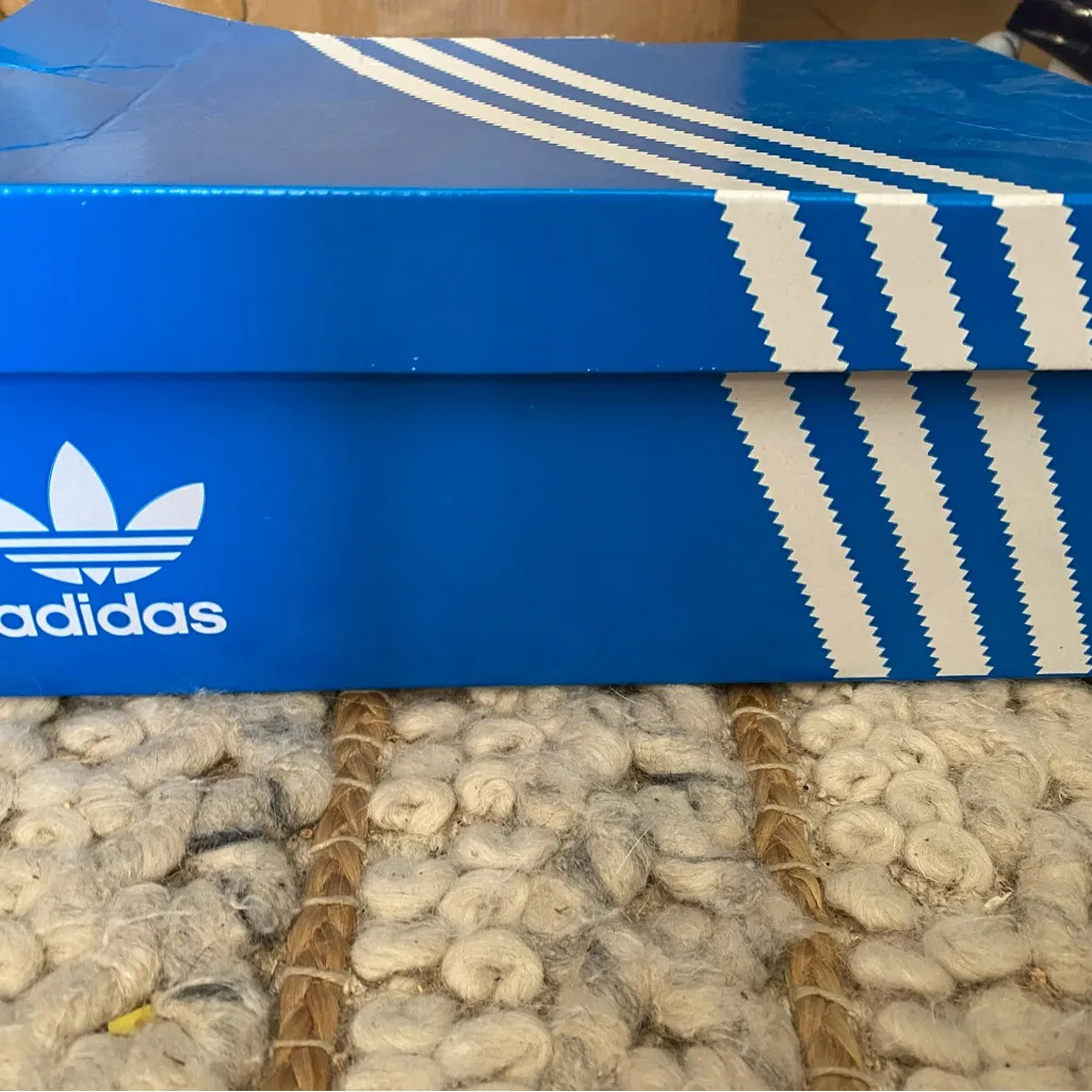 Adidas Tennis Shoes Women Size 9.5 - Image 7