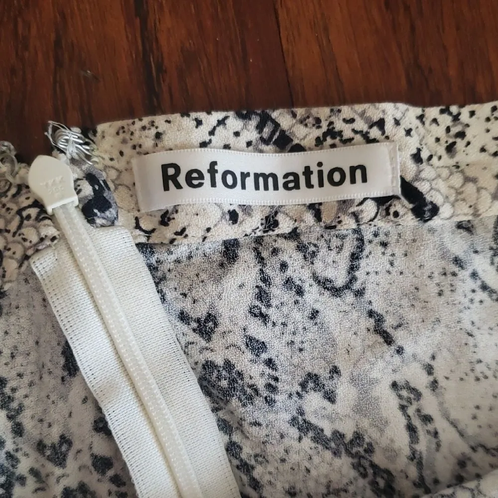 Reformation Women's Snake Print Chic Feminine Edgy Trendy Boho Skirt Size 10 - Image 2