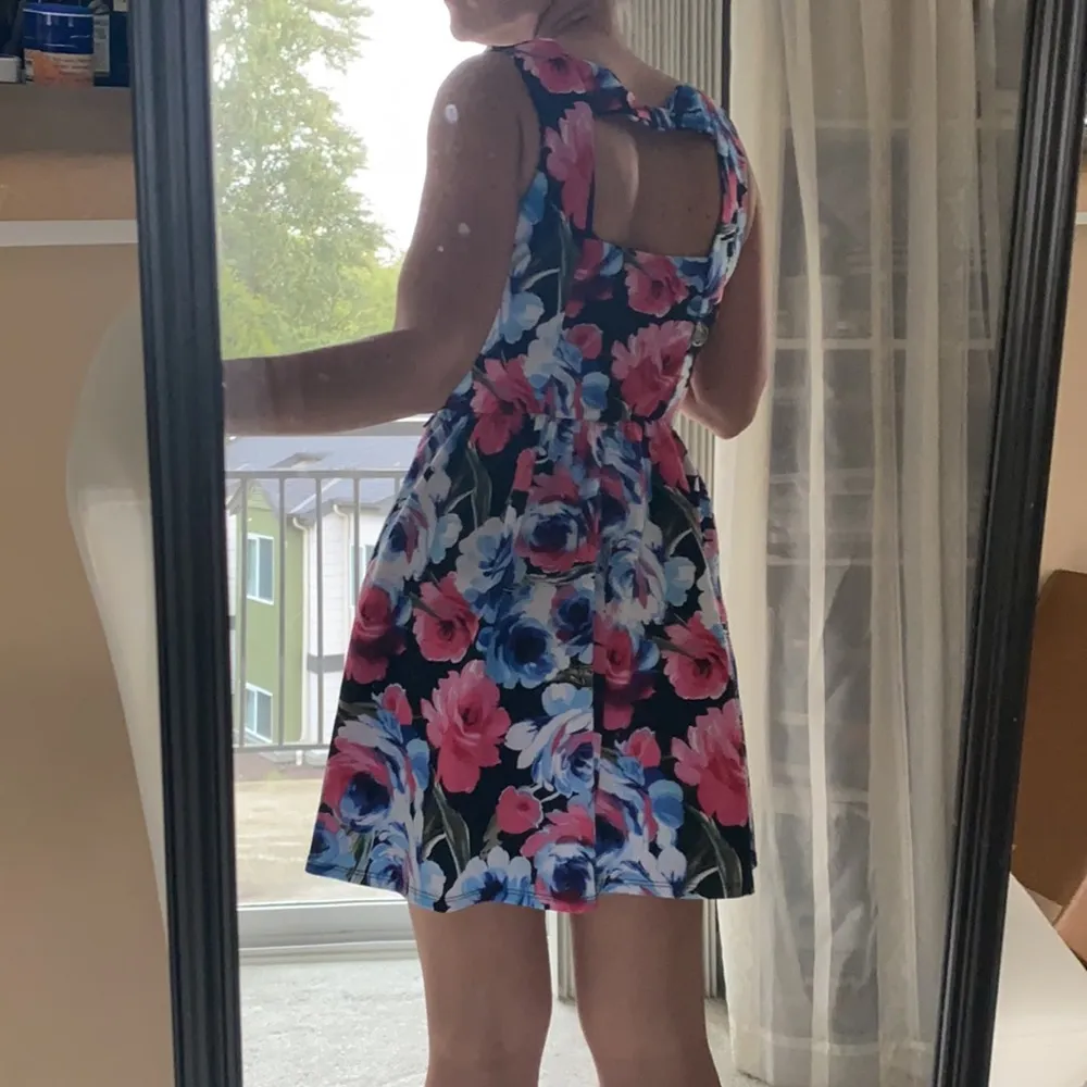 Women’s size small Vibrant floral textured fit and flare skater dress - Image 3