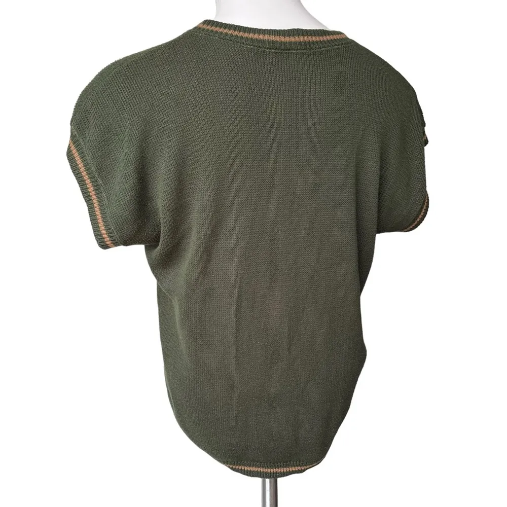 Vintage It's Pure Gould Women's Green Sweater Vest Gold Medalliion - Image 4