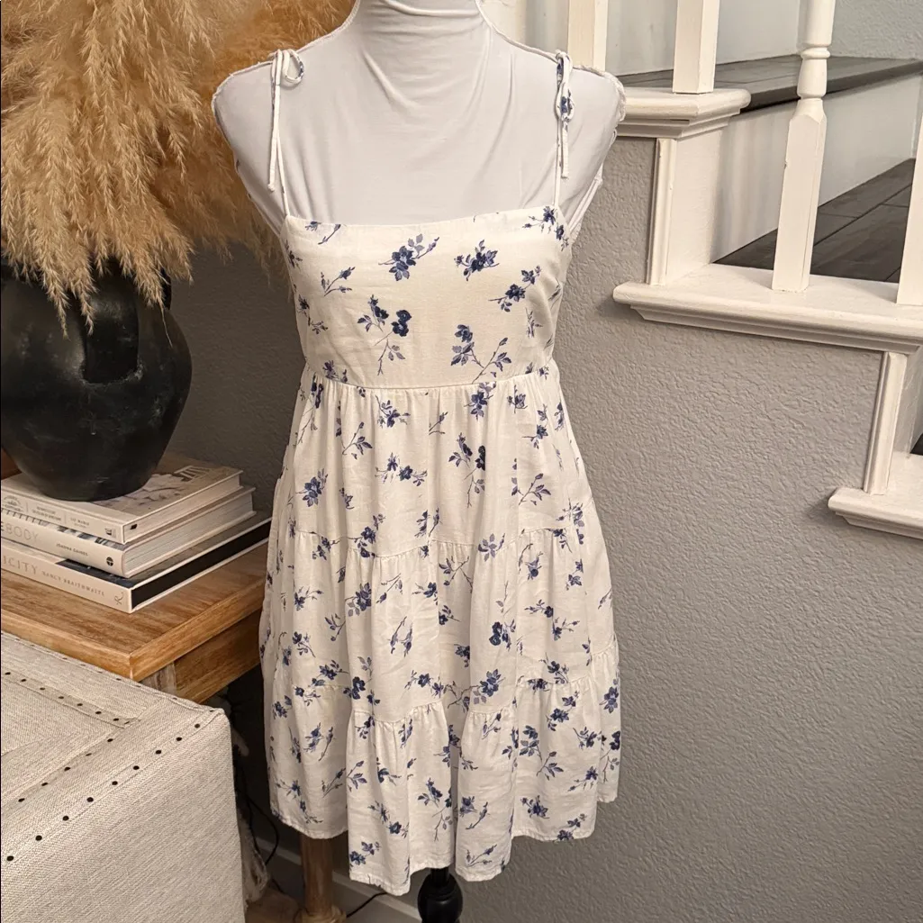 Abercrombie & Fitch Linen Blend White Blue Floral Strappy Mini Dress Size Small - Image 2