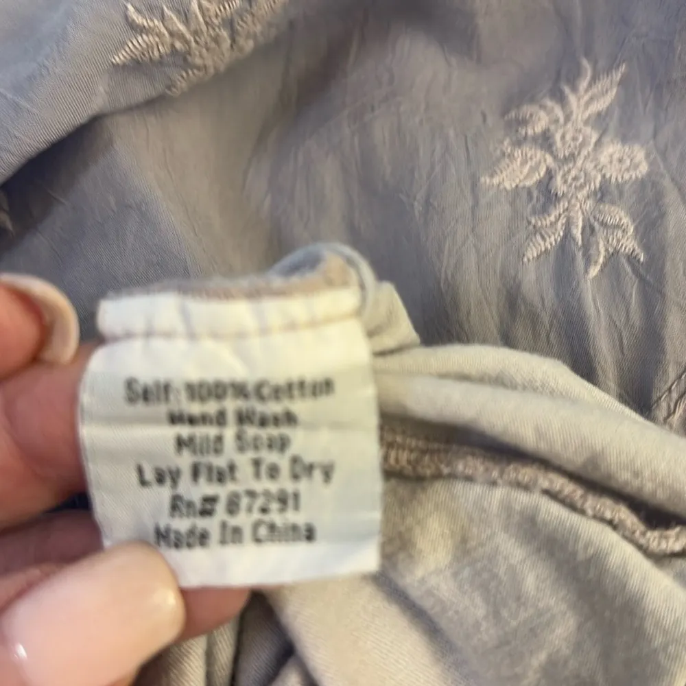 JOHNNY WAS 4 Love and Liberty Lightest Lavender Floral Embroidered Tunic- flaw - Image 7