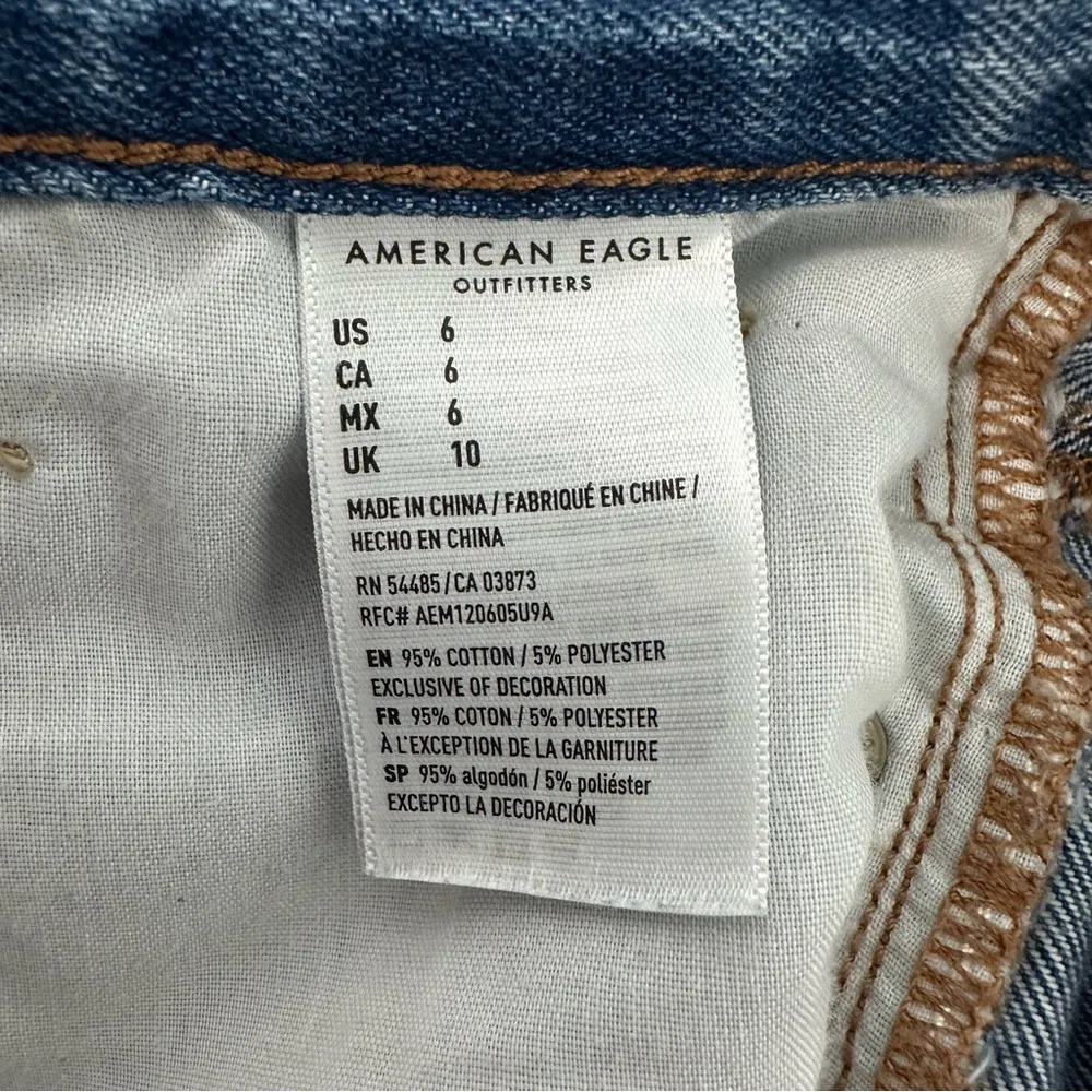 American Eagle Daisy Print Raw Hem Denim Shorts Size 6 - Image 4