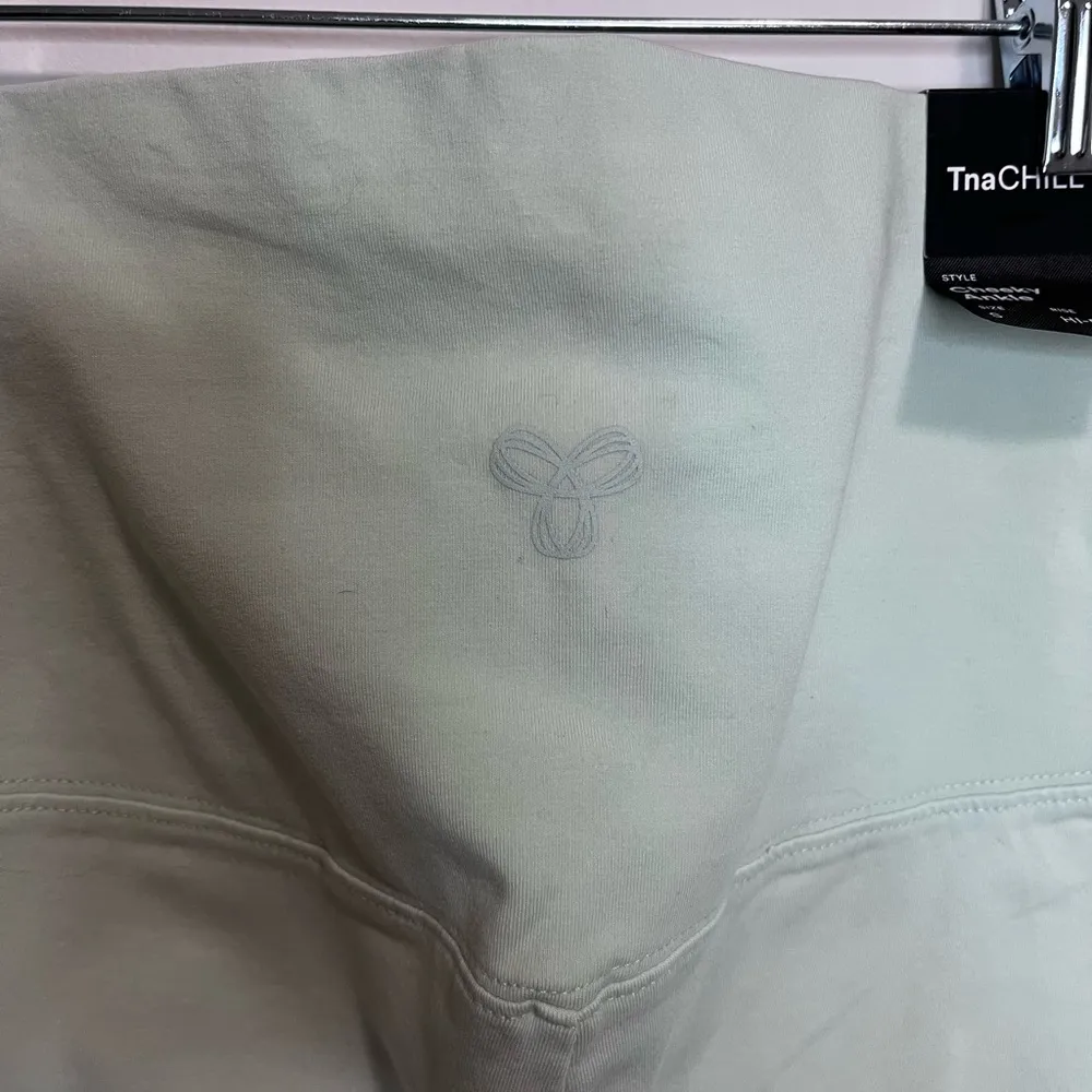 ARITZIA TNA CHILL Hi-Rise Cheeky Ankle Leggings NWT Sz S. Stretch Soft Green - Image 5