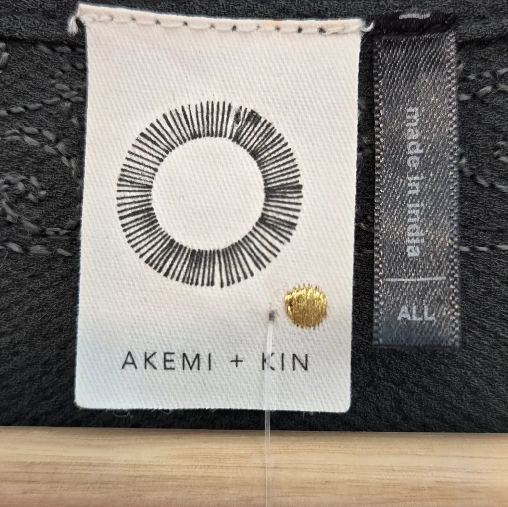 Akemi + Kin Ana Embroidered Cocoon Kimono Dark Green One Size - Image 8