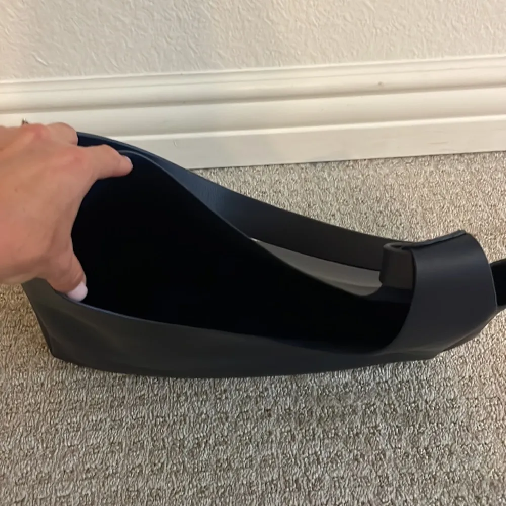 Neiman Marcus Navy Blue Faux Leather Shoulder Bag - Image 3